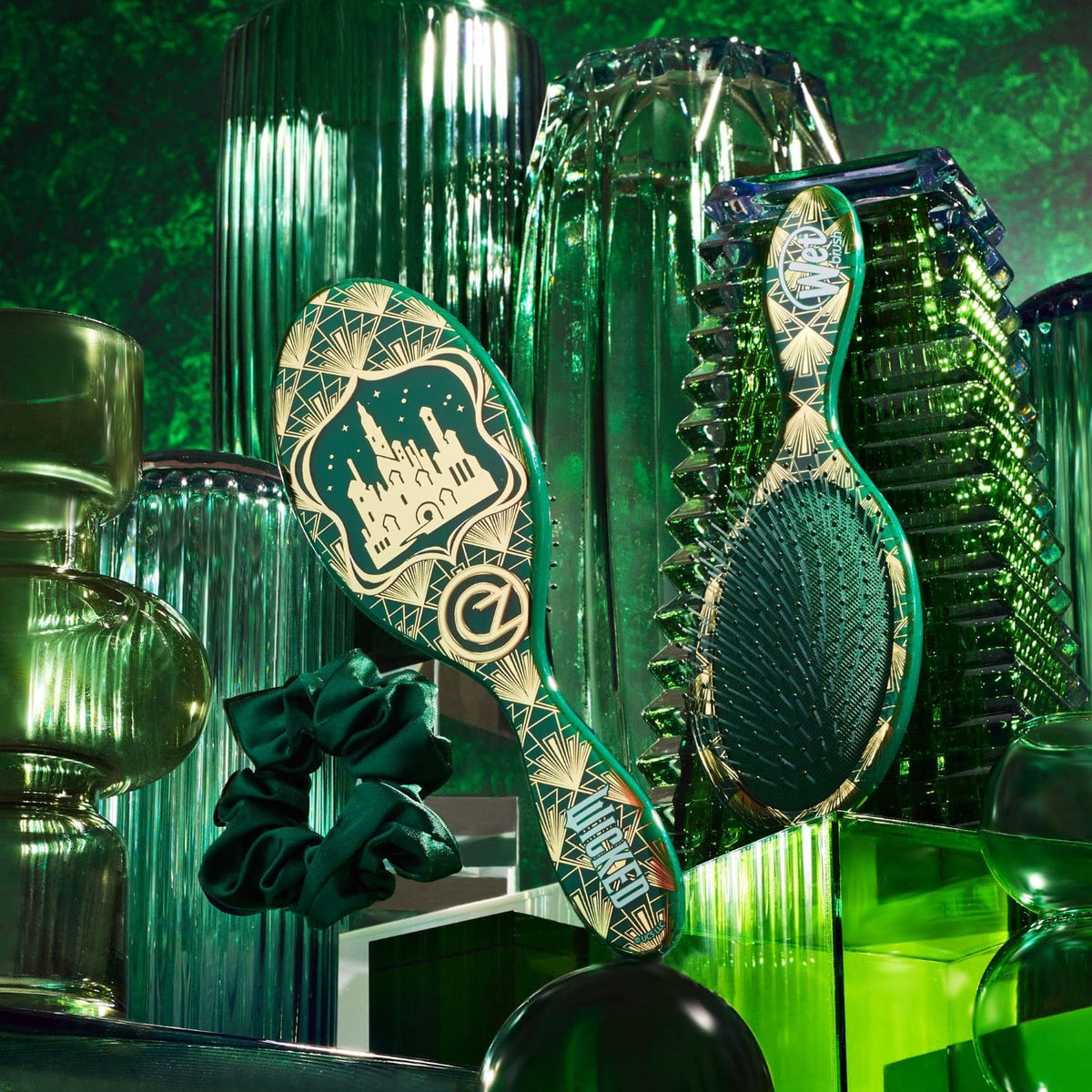 Wetbrush Wicked Original Hairbrush with Accessory - Wicked Emerald City